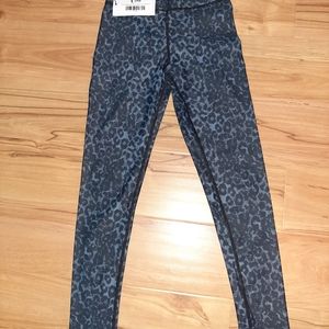 Zyia stone leopard light n luxe